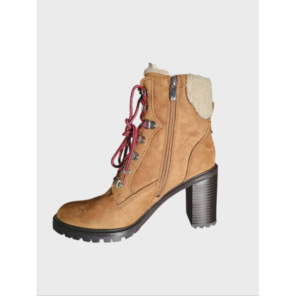 Nine West Peer Sherpa Cuff Ankle Boot Dark Natural Suede Red Laces Size 8 NIB - Picture 3 of 6